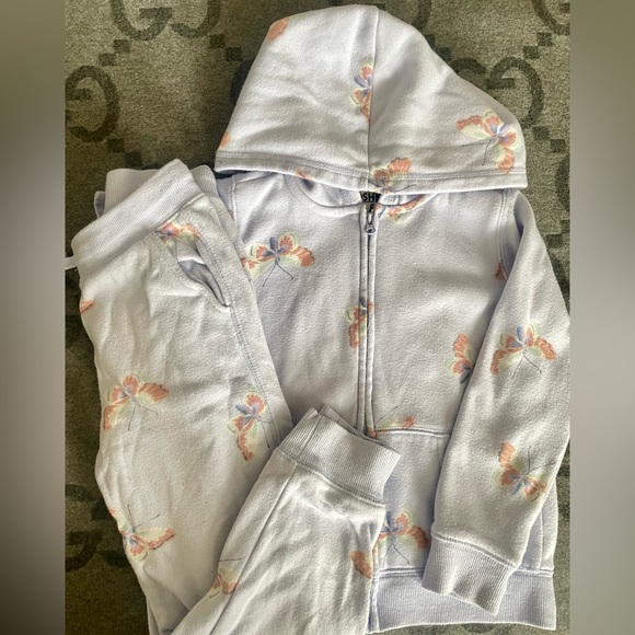 Matching Set. - Picture 1 of 1